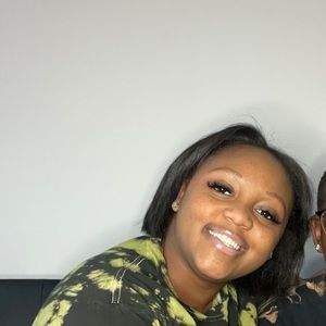 Meet your Posher, Paris